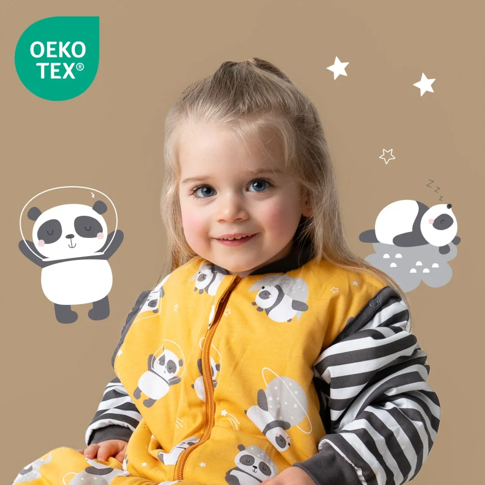 CELOROČNÝ PROTISKLZOVÝ spací vak s odopínateľnými rukávmi a s voľnými nohami „DUPAČKY“ Panda, 100% BAVLNA, 120cm